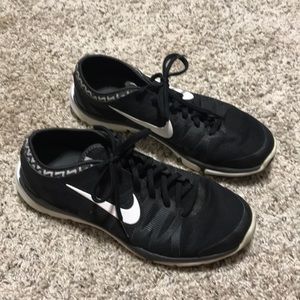 Nike flex supreme running shoes